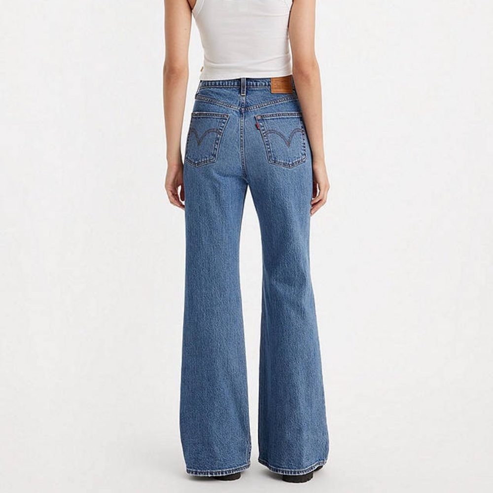 Levi’s Ribcage Bell Dark Wash Jeans